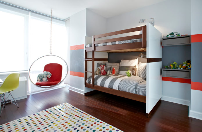 מיטת קומותיים בחדר הילדים