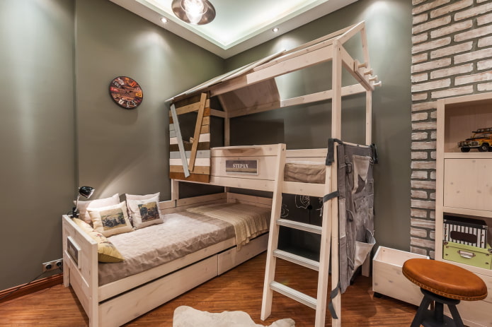 מיטה פינתית בצורת בית בחדר הילדים