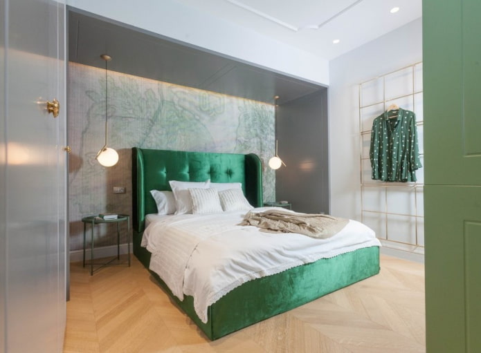 เตียงสีเขียวในการตกแต่งภายในห้องนอน