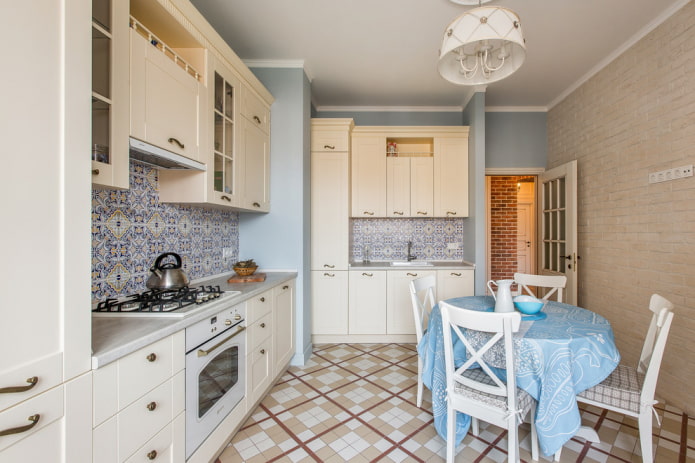gulvfliser på kjøkkenet i provence-stil