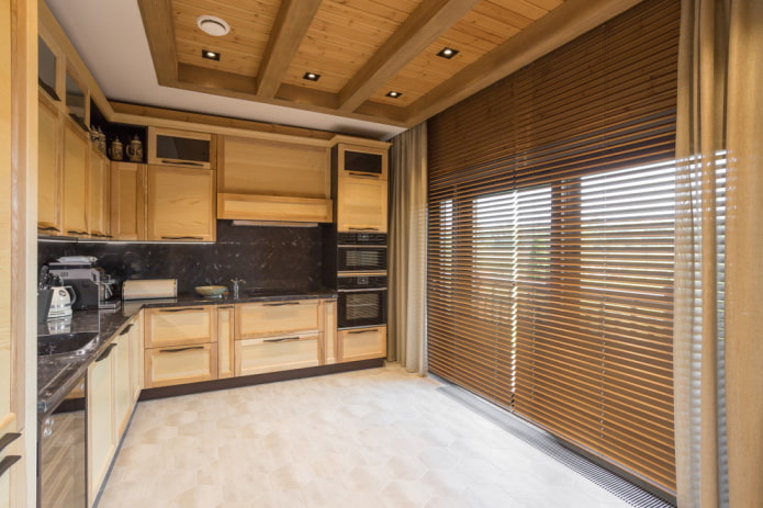 drevené parkety v interiéri kuchyne