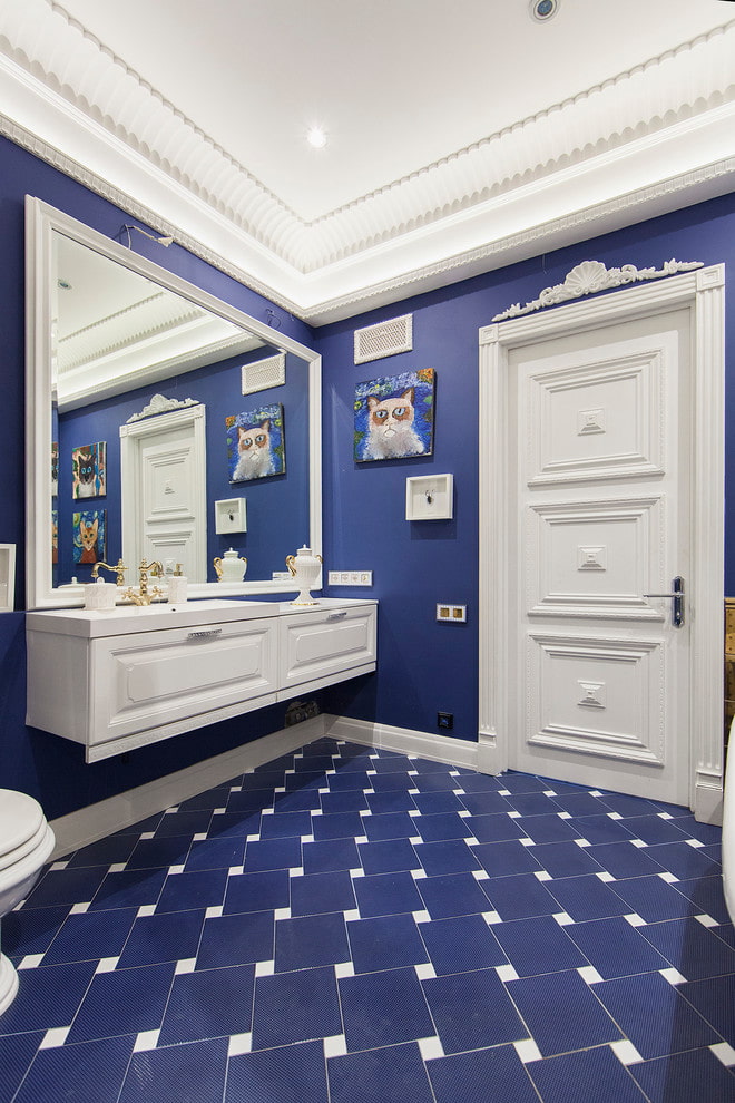 distribución de azulejos en el piso del baño