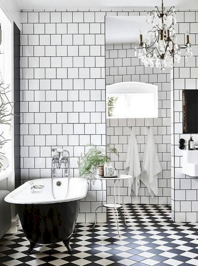 diseño de azulejos de ajedrez en el interior del baño