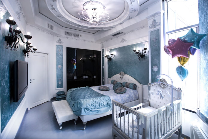 Kinderbett im Schlafzimmer Interieur