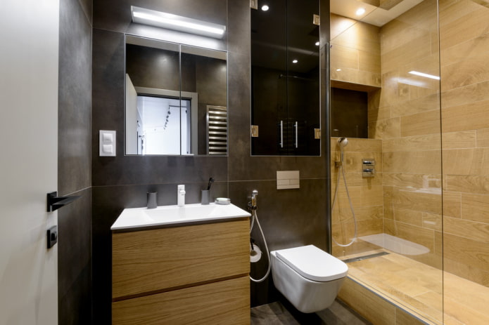 dušo kambarys su medinėmis plytelėmis vonios kambario interjere