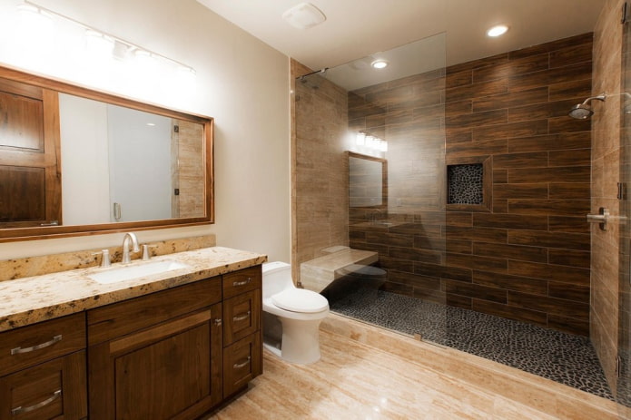 azulejos de madera en el interior del baño
