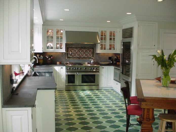grøn linoleum i det indre af køkkenet