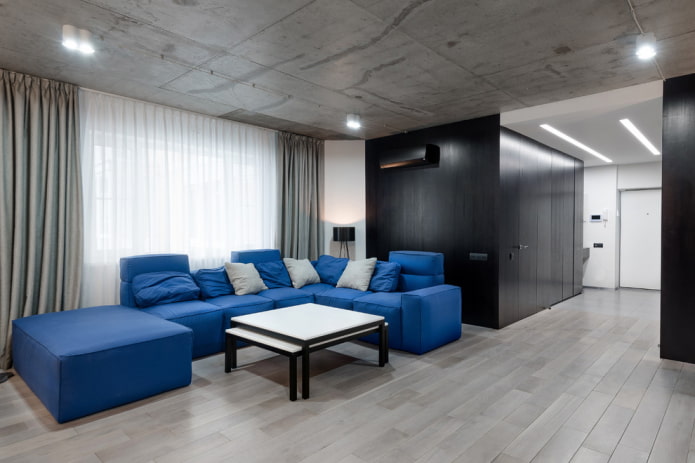 zils modulārs dīvāns interjerā