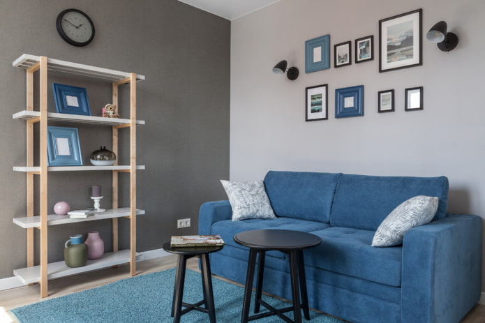 sofa nhỏ màu xanh trong nội thất