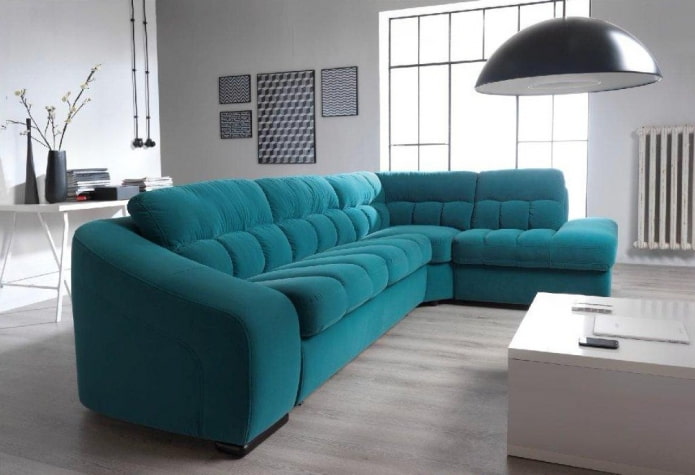 turkis sofa i stuen interiør