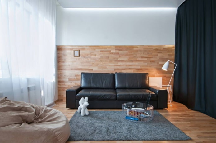 hvid tyll og sort sofa