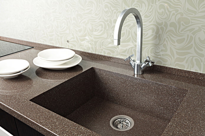 integrated sink in the interior of the kitchen