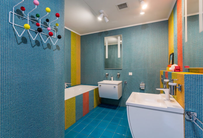 mozaik dekoráció a fürdőszoba belső részén