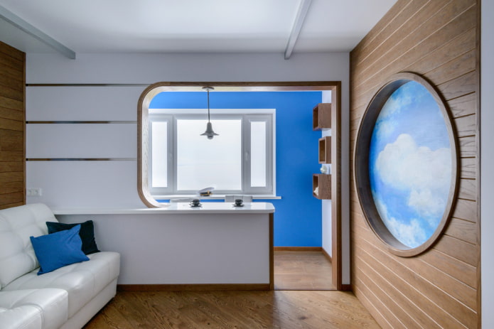 Studio-Apartment-Innenraum mit Balkon