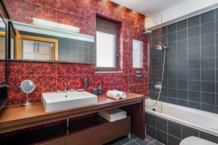 fekete és piros fürdőszoba