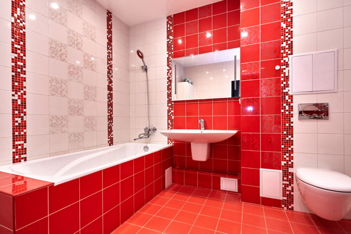 ห้องน้ำในเฉดสีแดงและสีขาว