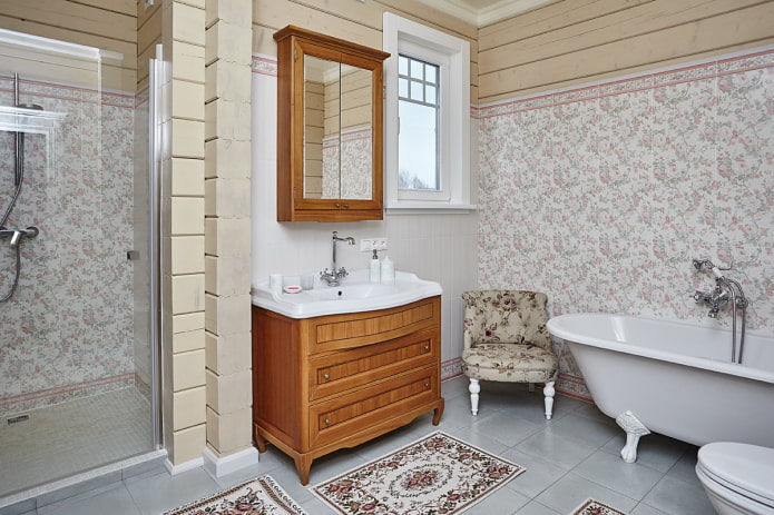 Provansiešu stila vannas istabas interjers