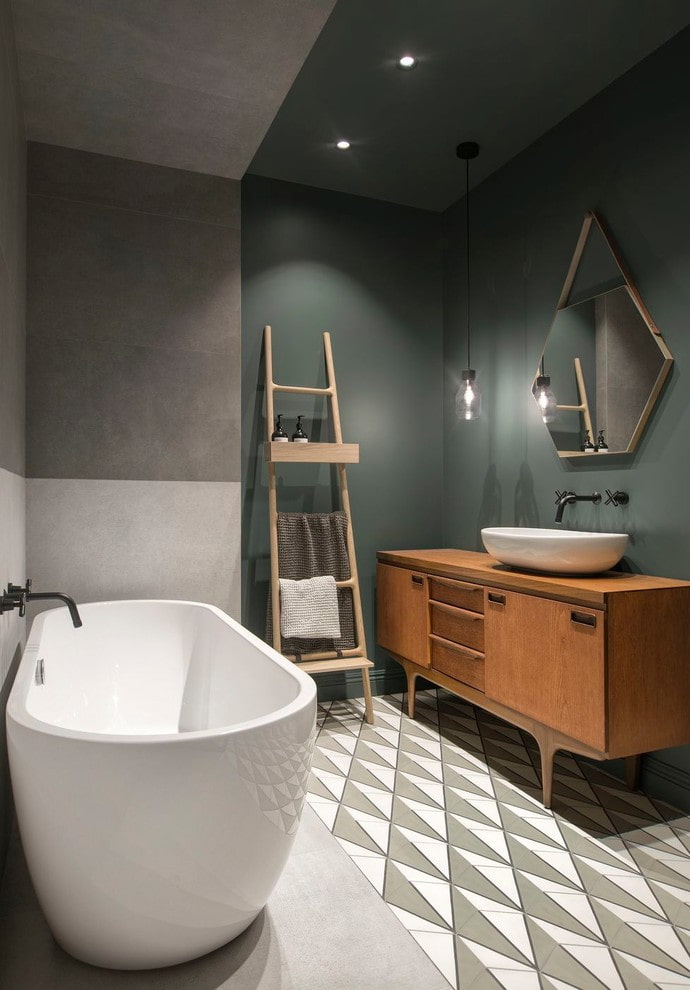 möbler i badrummet i skandinavisk stil