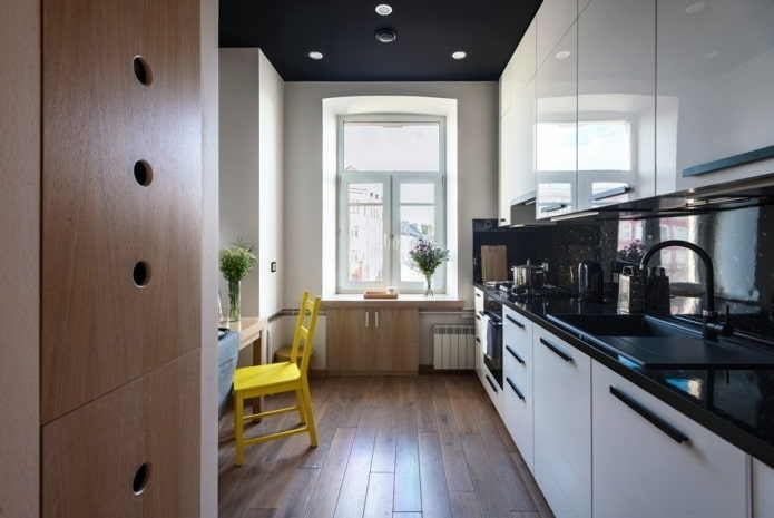 การออกแบบห้องครัวในการตกแต่งภายในของพาร์ทเมนต์ 40 สี่เหลี่ยม