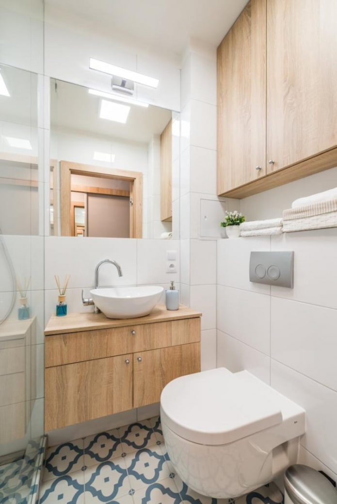 fürdőszoba kialakítás a lakás belsejében 40 négyzet