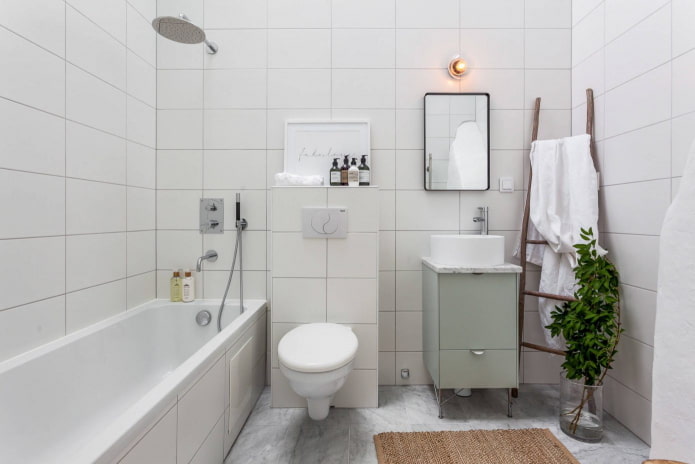 hvidt badekar i skandinavisk stil
