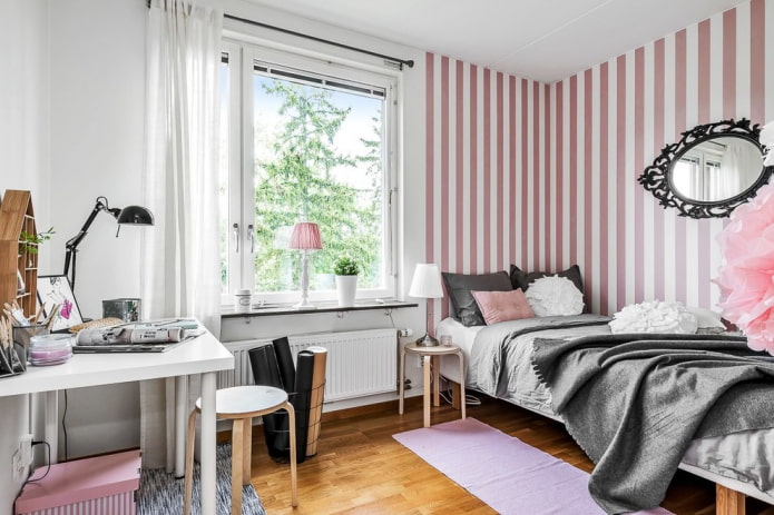 Spavaća soba tinejdžerke skandinavskog stila