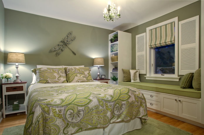 meubles à l'intérieur de la chambre aux couleurs vertes