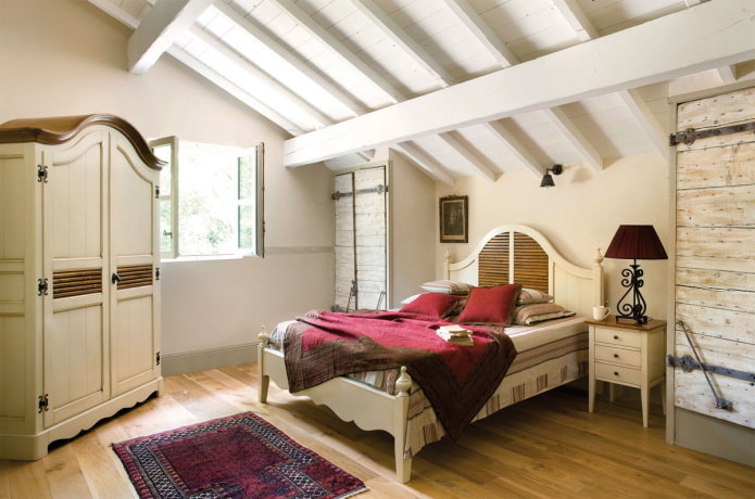 dormitor mansardă design interior