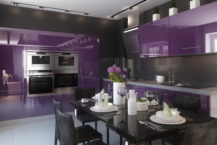 juodos ir violetinės spalvos virtuvės dizainas
