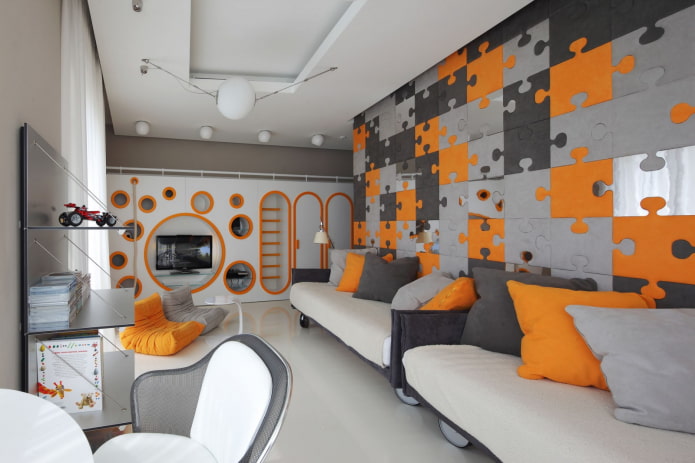 dizajn interiéru v šedo-oranžových odtieňoch