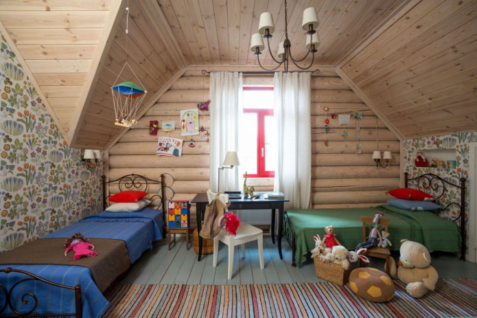 design infantil no interior de uma casa de madeira