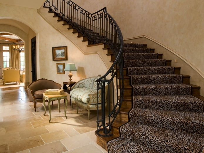 dekor av trapporna i det inre av ett privat hus