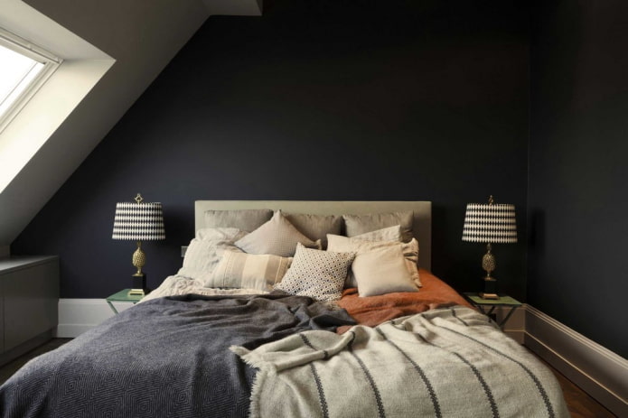 текстил в интериора на спалнята в черни цветове