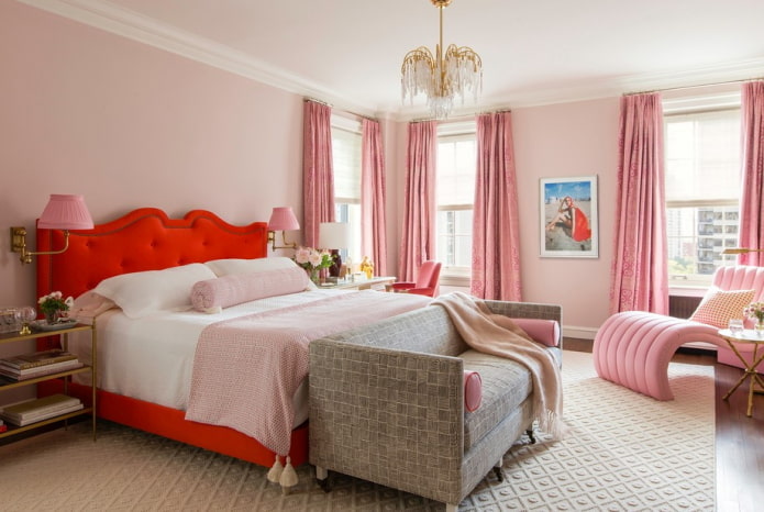 rozā guļamistabas mēbeles