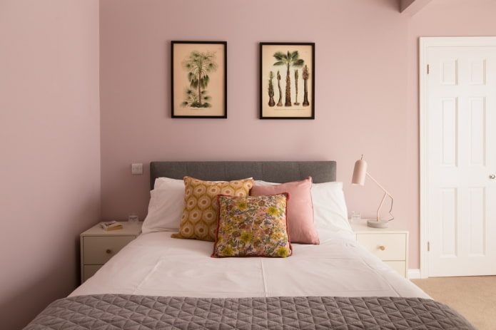 růžová ložnice dekor