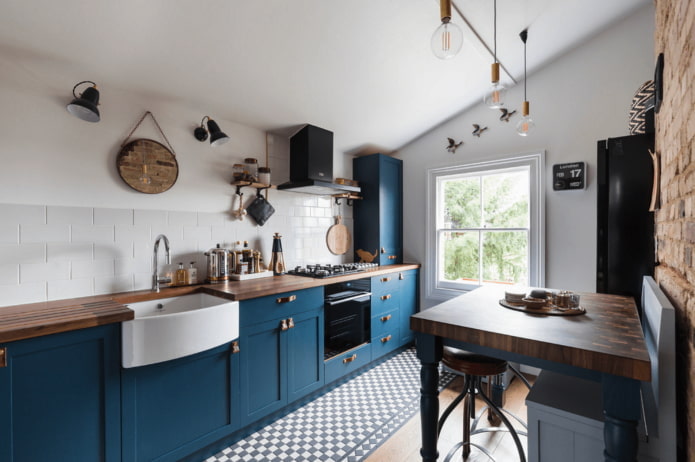 Skandināvu stila zilā virtuve