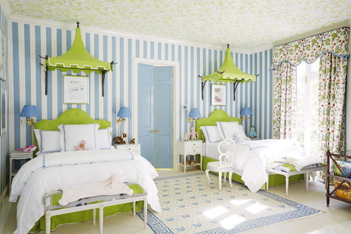 interior verde-azul de um quarto infantil