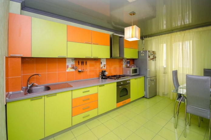 keittiön sisustus oranssi-vihreä sävy