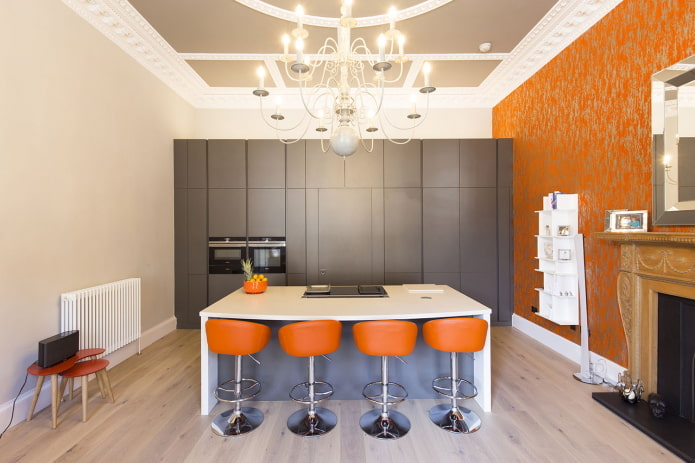 tapety v interiéru kuchyně v oranžové tóny