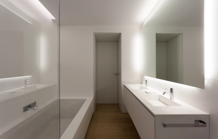 éclairage minimaliste à l'intérieur de la salle de bain