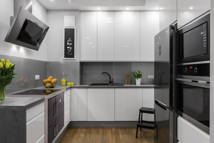 grå og hvid køkken interiør
