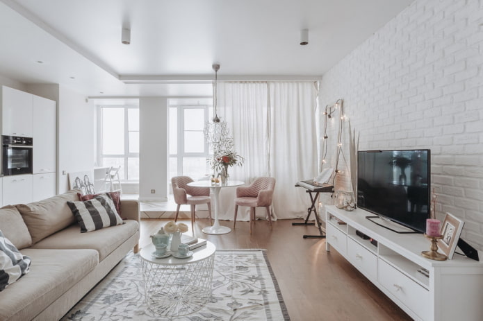 bílý skandinávský obývací pokoj
