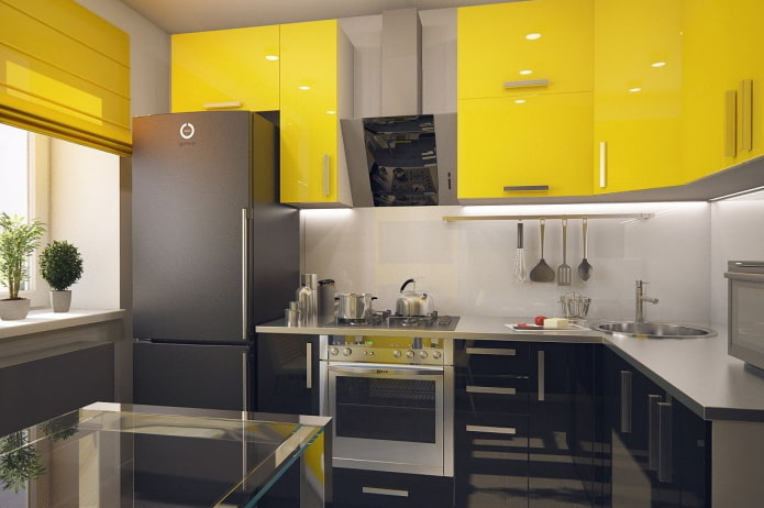 crna i žuta unutrašnjost kuhinje