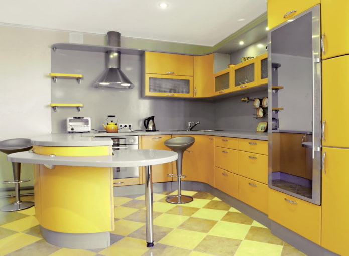 dzeltens un pelēks virtuves interjers