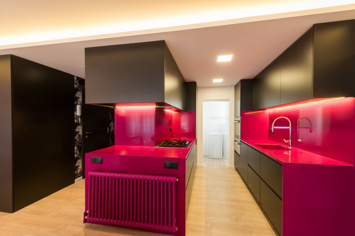 czarno-różowe wnętrze kuchni