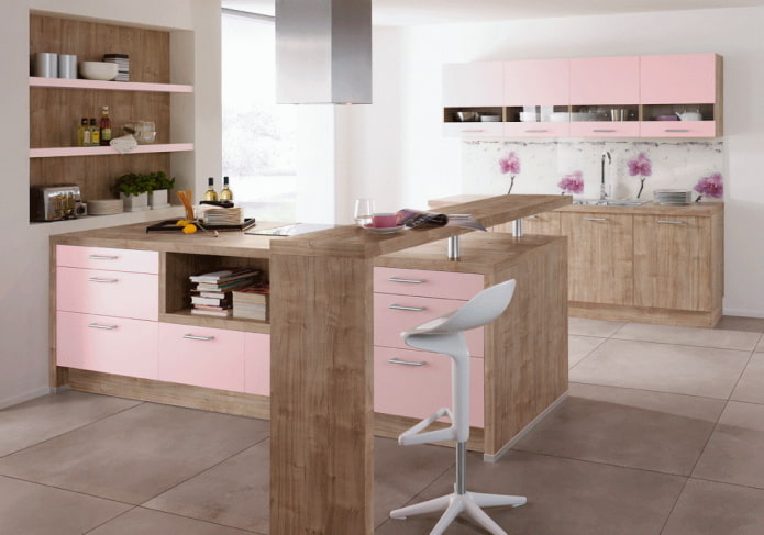 interiér kuchyne v béžovej a ružovej farbe
