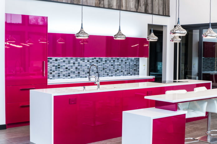 růžový interiér kuchyně