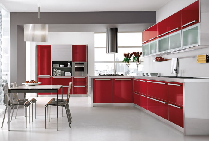 červený high-tech kuchyňský interiér