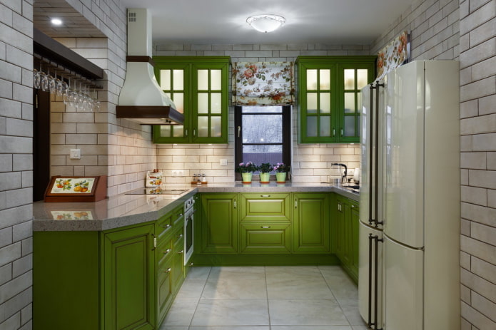 Provence-tyyli vihreän keittiön sisustuksessa