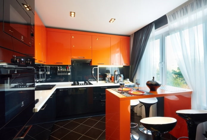 interior de cocina negro y naranja